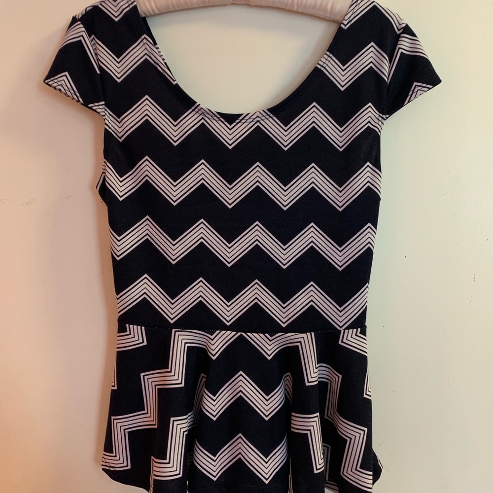 Charlotte Russe Navy Blue Chevron Top Sz. Large